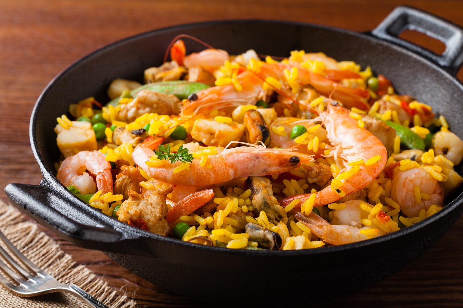 Spain Cuisine What To Eat In Spain Custom Food Tours   Traditional Spanish Paella With Seafood And Chicken. 